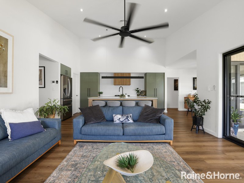 Photo - 7 Bradbury Drive, Kelso NSW 2795 - Image 6