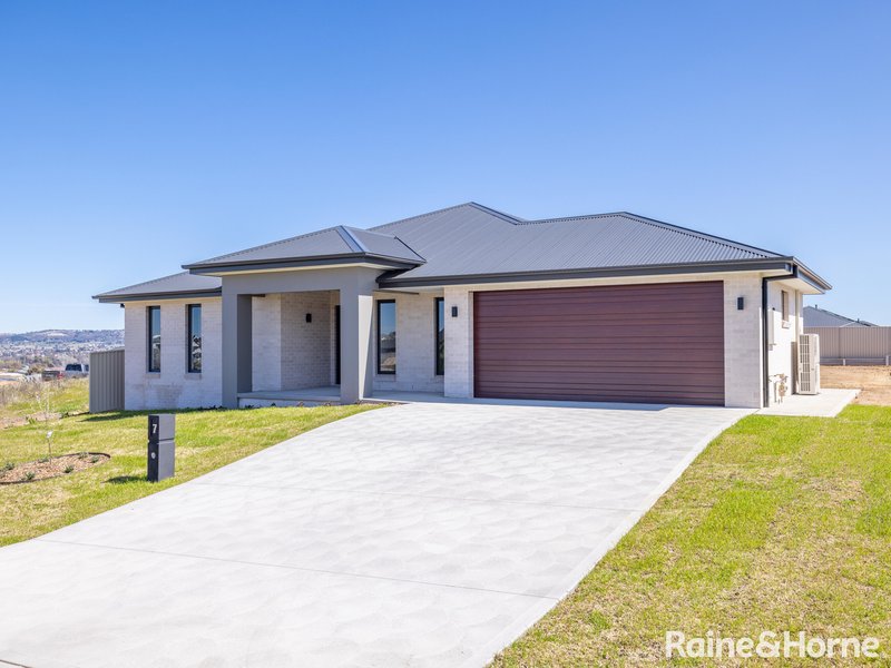 7 Bradbury Drive, Kelso NSW 2795