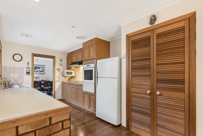 Photo - 7 Braden Brae Drive, Warranwood VIC 3134 - Image 3