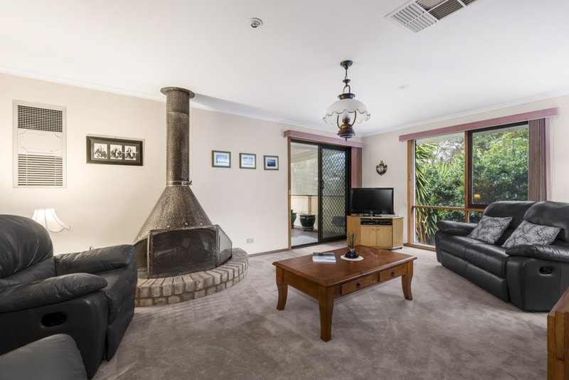 Photo - 7 Braden Brae Drive, Warranwood VIC 3134 - Image 5