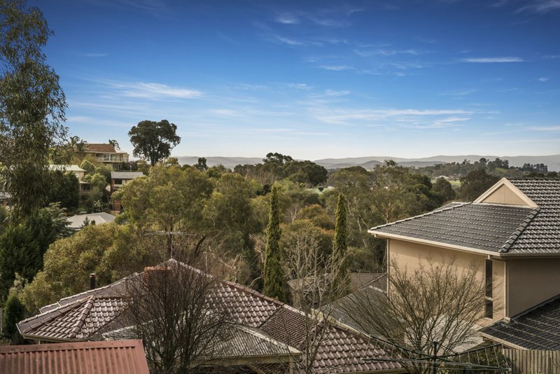 Photo - 7 Braden Brae Drive, Warranwood VIC 3134 - Image 8