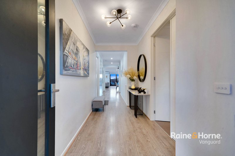 Photo - 7 Braveheart Grove, Mernda VIC 3754 - Image 2