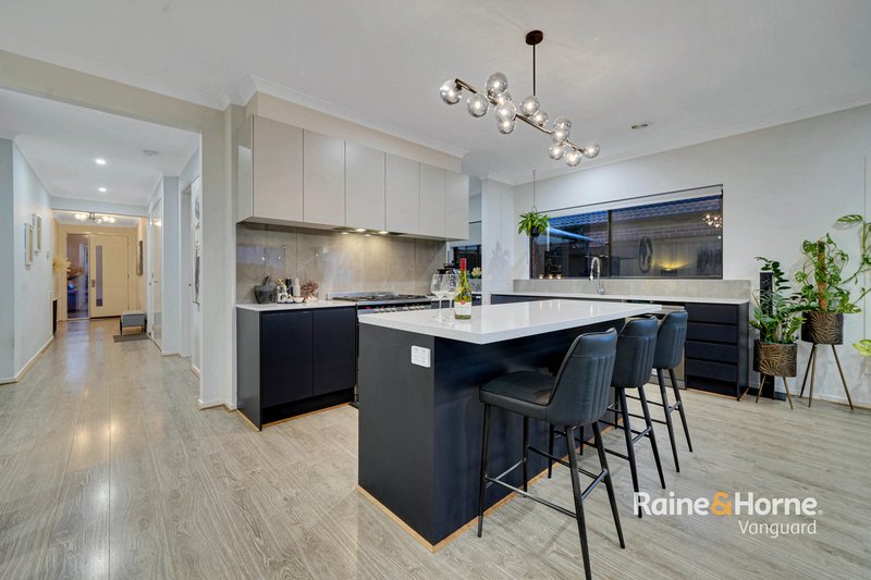 Photo - 7 Braveheart Grove, Mernda VIC 3754 - Image 4