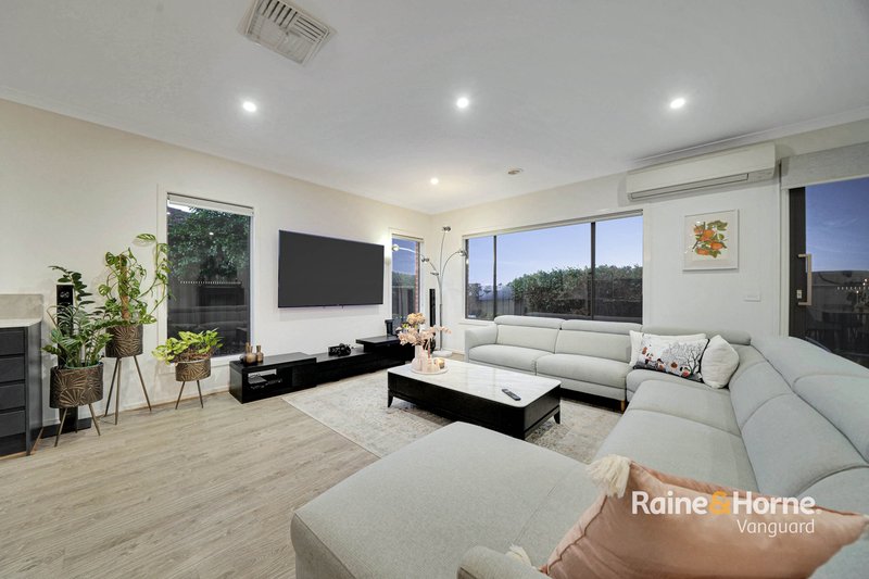 Photo - 7 Braveheart Grove, Mernda VIC 3754 - Image 8