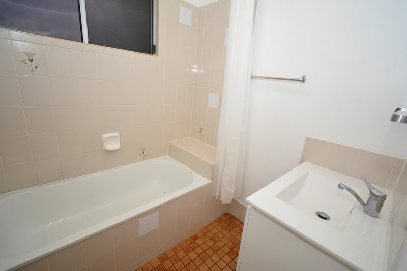 Photo - 7 Brian Court, Kallangur QLD 4503 - Image 7
