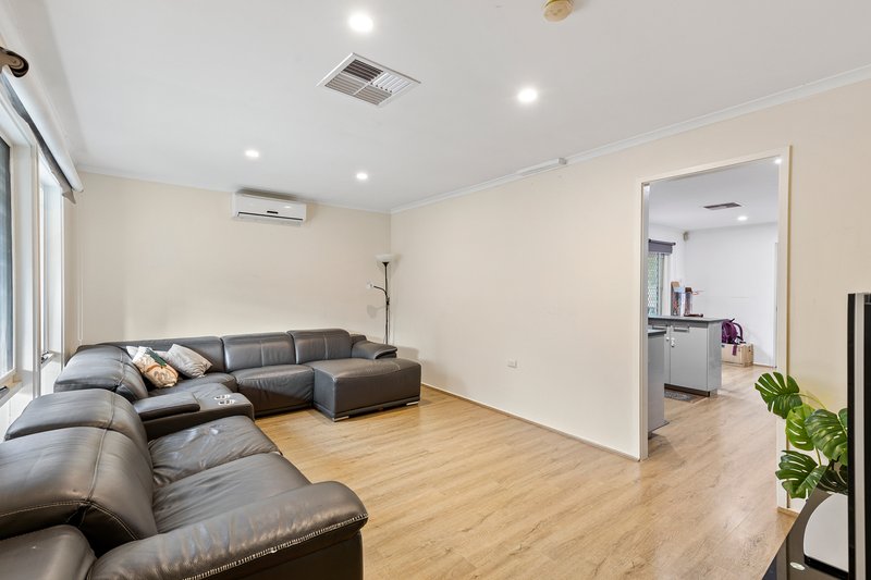 Photo - 7 Briar Rose Walk, Croydon South VIC 3136 - Image 2