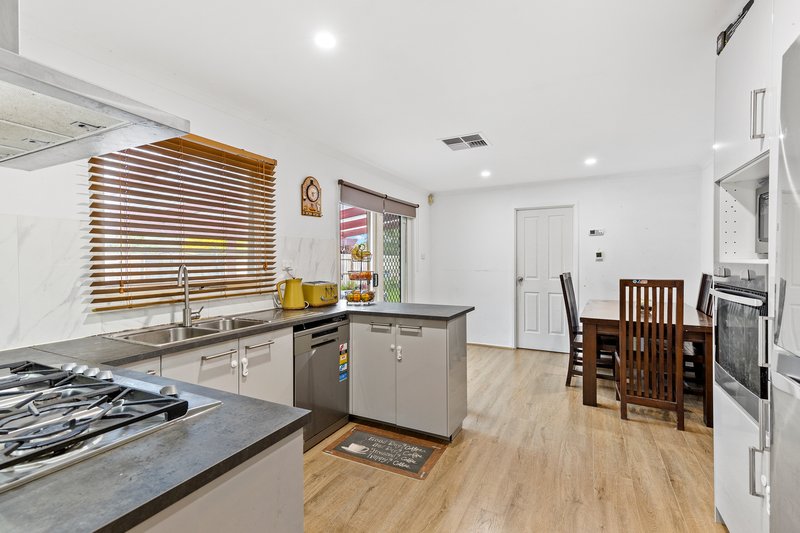 Photo - 7 Briar Rose Walk, Croydon South VIC 3136 - Image 3