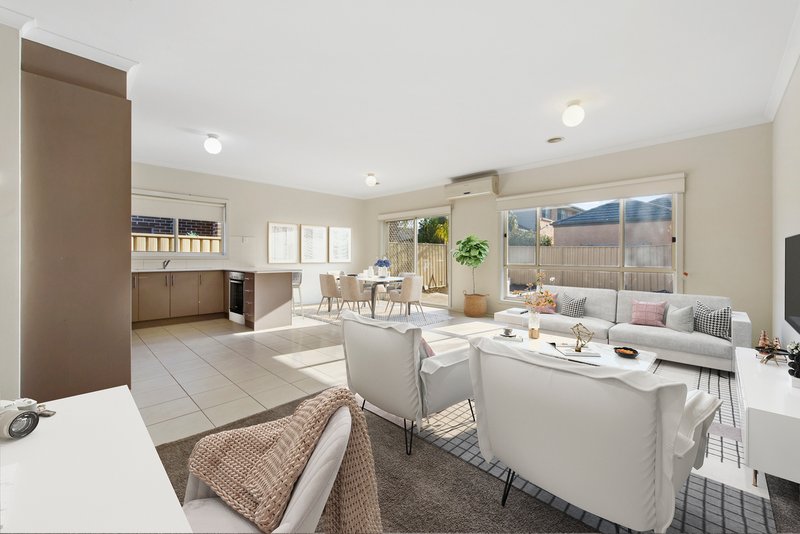 Photo - 7 Briar Valley Rise, Caroline Springs VIC 3023 - Image 6