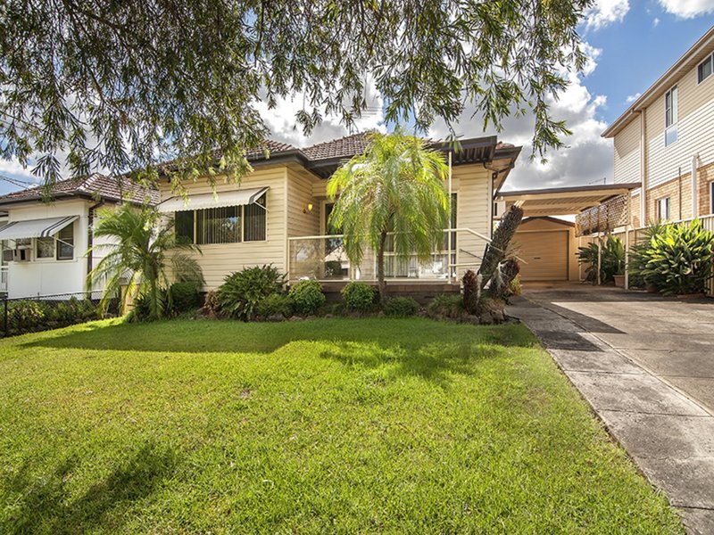 Photo - 7 Brighton Avenue, Panania NSW 2213 - Image 3