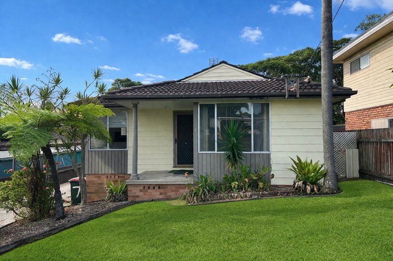 Photo - 7 Brighton Street, Fennell Bay NSW 2283 - Image 1