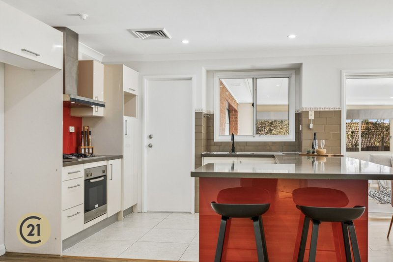 Photo - 7 Brokenwood Place, Cherrybrook NSW 2126 - Image 4