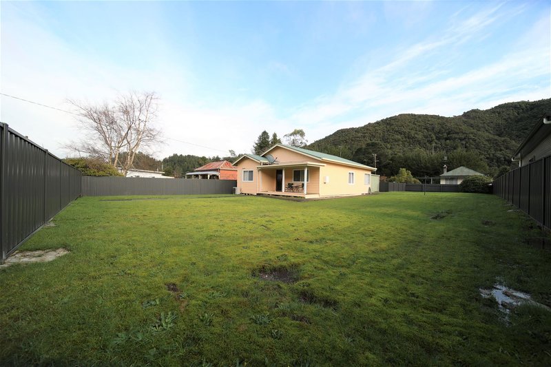 Photo - 7 Brown Street, Queenstown TAS 7467 - Image 16