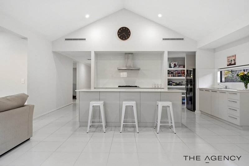 Photo - 7 Brundall Street, Aveley WA 6069 - Image 17