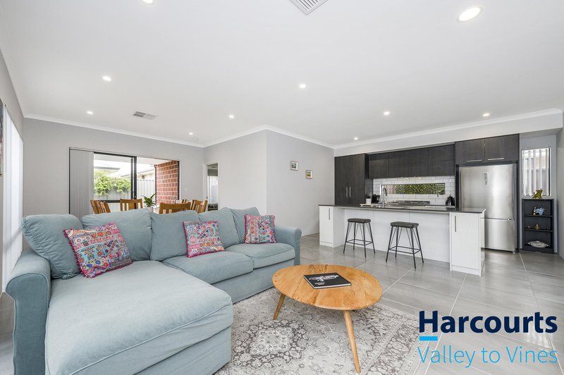 Photo - 7 Brushtail Road, Brabham WA 6055 - Image 3