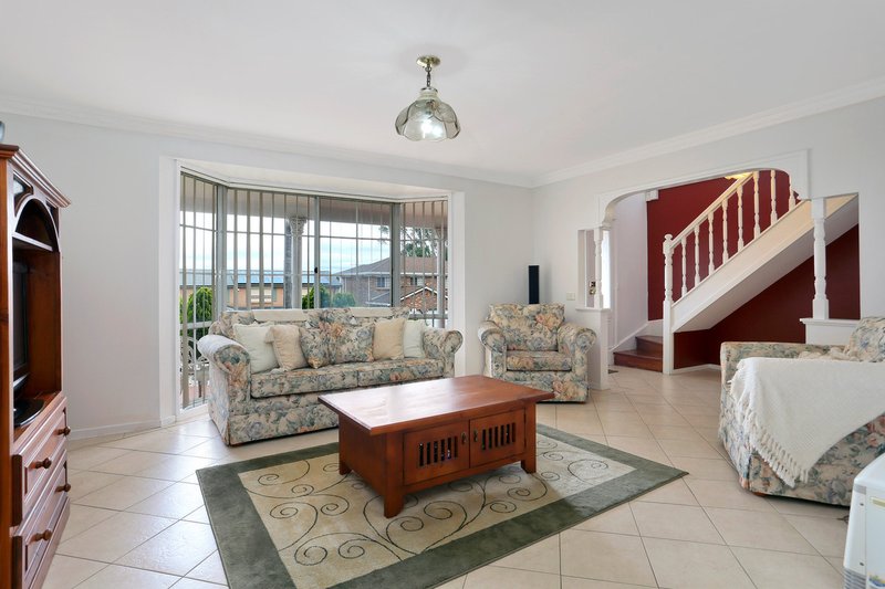 Photo - 7 Bruxner Place, Doonside NSW 2767 - Image 3