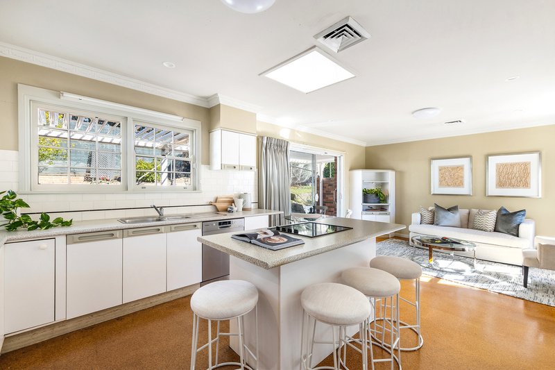 Photo - 7 Bryce Avenue, St Ives NSW 2075 - Image 4