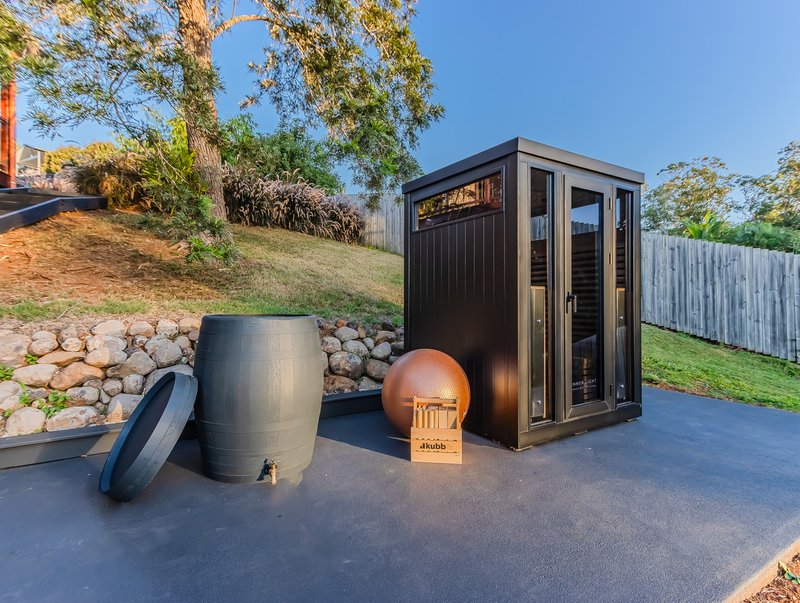 Photo - 7 Bulgoon Crescent, Ocean Shores NSW 2483 - Image 12