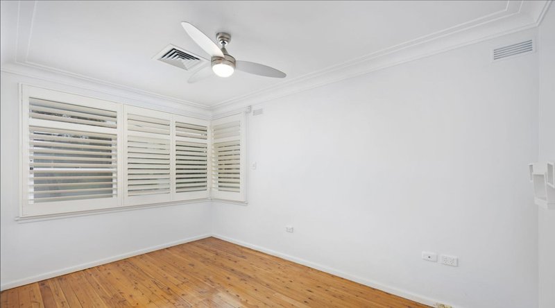 Photo - 7 Burbank Avenue, East Hills NSW 2213 - Image 3