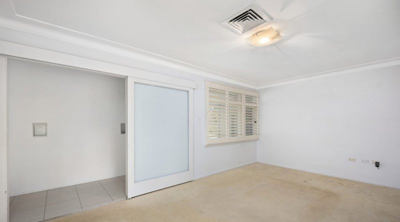 Photo - 7 Burbank Avenue, East Hills NSW 2213 - Image 5