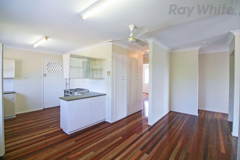 Photo - 7 Burgess Street, Raceview QLD 4305 - Image 6