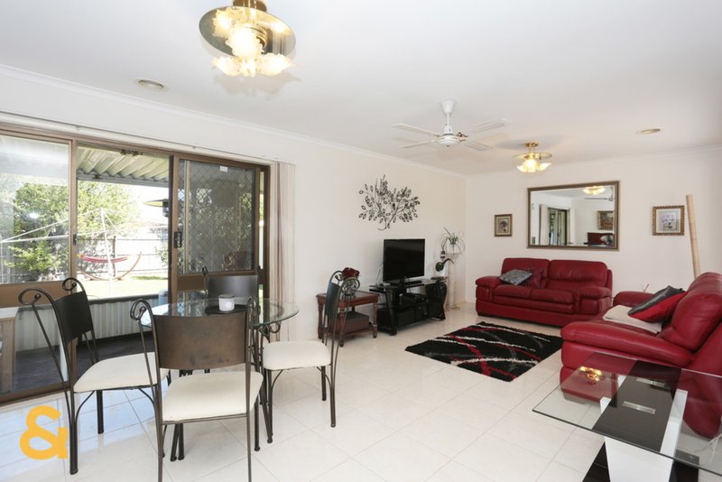 Photo - 7 Bushfield Crescent, Coolaroo VIC 3048 - Image 2