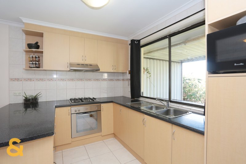 Photo - 7 Bushfield Crescent, Coolaroo VIC 3048 - Image 3