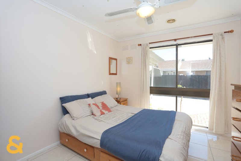 Photo - 7 Bushfield Crescent, Coolaroo VIC 3048 - Image 7