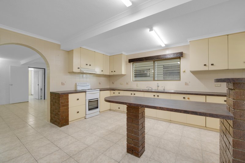 Photo - 7 Busteed Street, West Gladstone QLD 4680 - Image 7