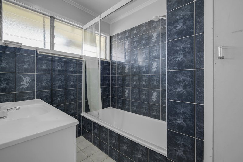 Photo - 7 Busteed Street, West Gladstone QLD 4680 - Image 25