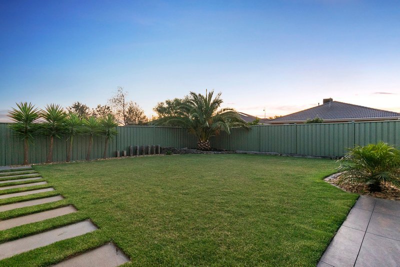 Photo - 7 Butler Grove, Wyndham Vale VIC 3024 - Image 12