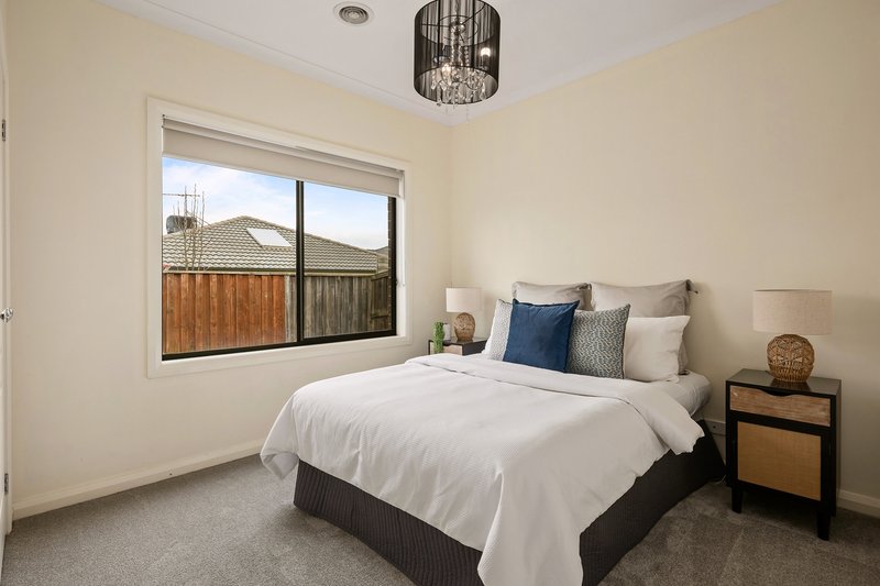 Photo - 7 Cabarita Crescent, South Morang VIC 3752 - Image 9