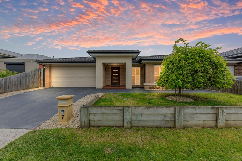 7 Caitlin Drive, Pakenham VIC 3810