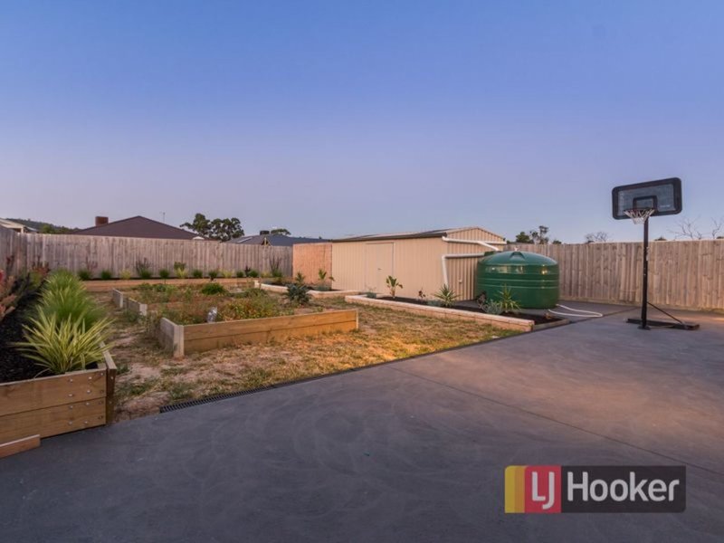 Photo - 7 Caitlin Drive, Pakenham VIC 3810 - Image 4