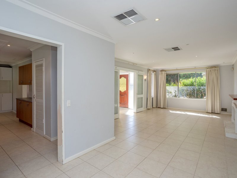 Photo - 7 Caldecott Street, Thornlie WA 6108 - Image 5