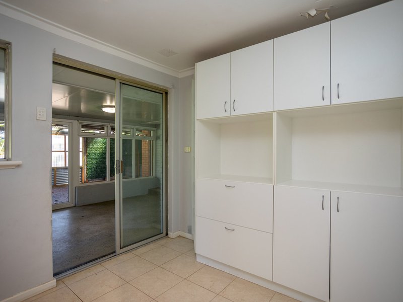 Photo - 7 Caldecott Street, Thornlie WA 6108 - Image 12