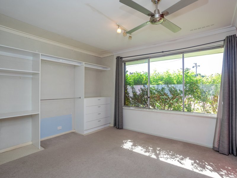 Photo - 7 Caldecott Street, Thornlie WA 6108 - Image 13