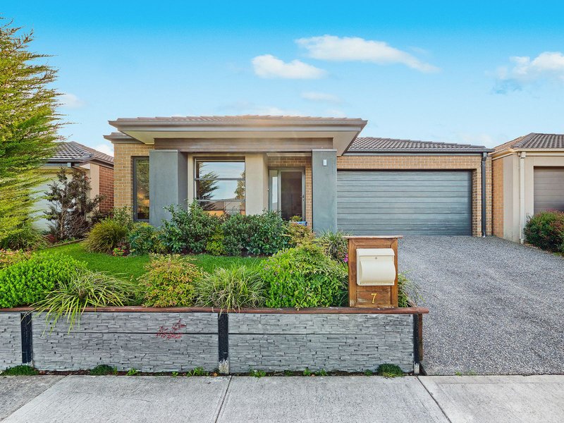 Photo - 7 Callistemon Street, Officer VIC 3809 - Image 2