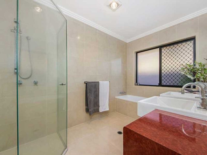 Photo - 7 Calmwater Crescent, Helensvale QLD 4212 - Image 9