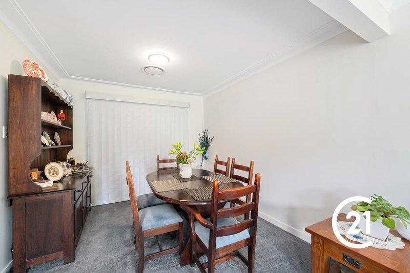 Photo - 7 Calvados Street, Glenfield NSW 2167 - Image 5