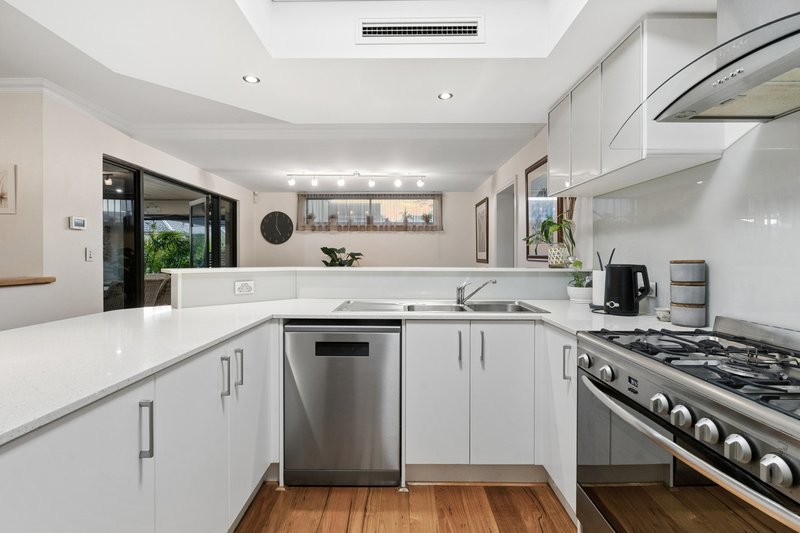 Photo - 7 Cambria Link, North Coogee WA 6163 - Image 12