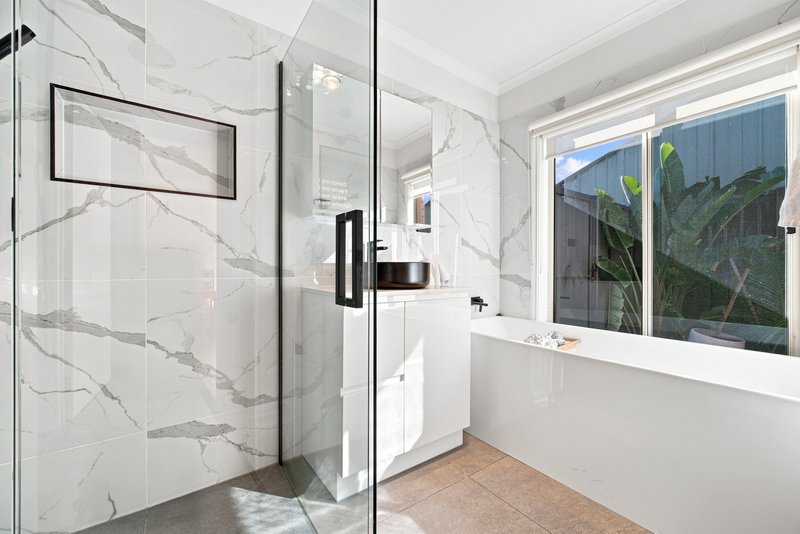 Photo - 7 Cambridge Close, Cranbourne East VIC 3977 - Image 14