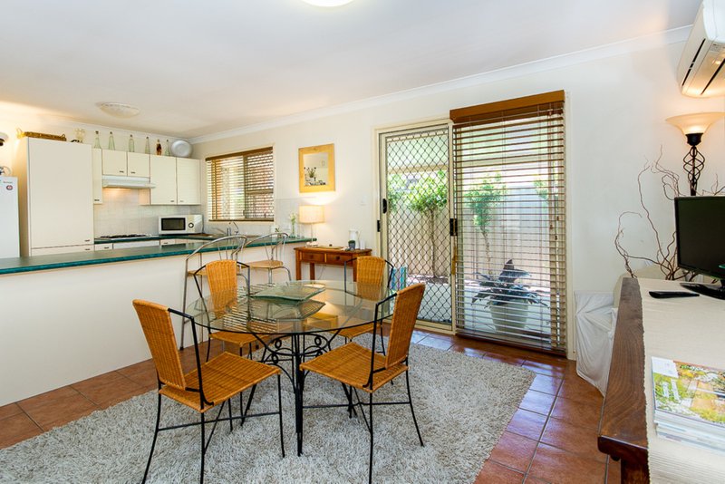 Photo - 7 Cambridge Crescent, Fitzgibbon QLD 4018 - Image 4