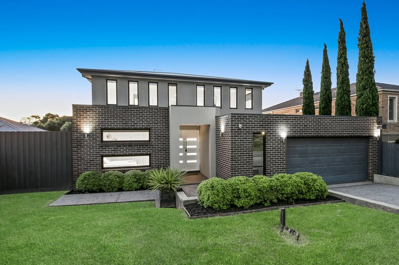 Photo - 7 Cambridge Drive, Berwick VIC 3806 - Image