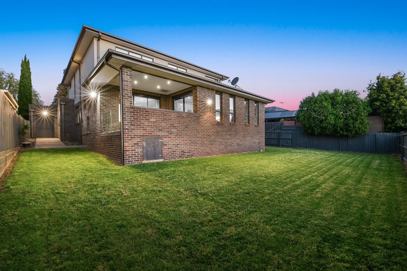 Photo - 7 Cambridge Drive, Berwick VIC 3806 - Image 17