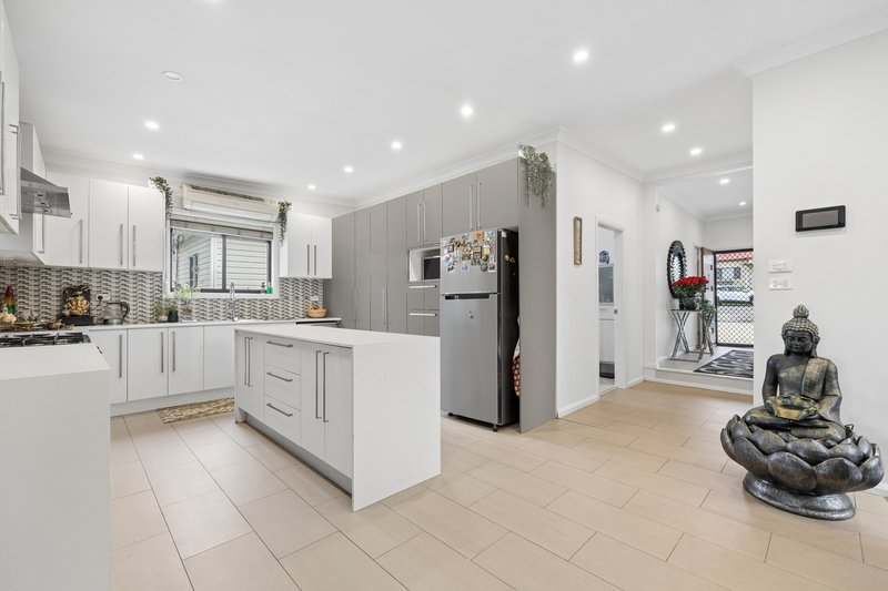 Photo - 7 Campbell Hill Road, Guildford NSW 2161 - Image 8