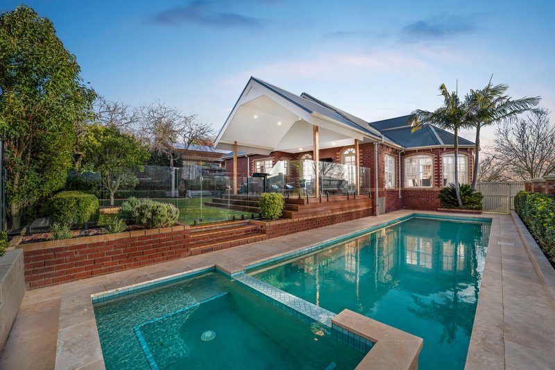 Photo - 7 Camphor Close, Lysterfield VIC 3156 - Image 2