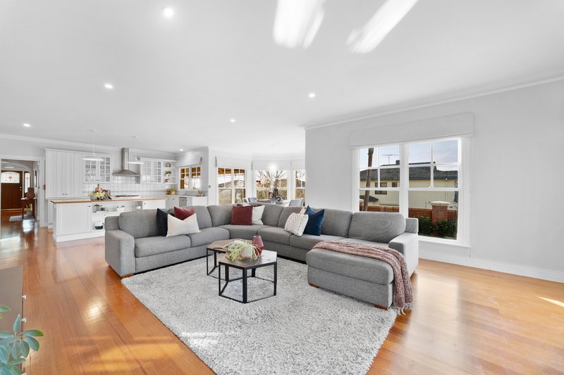 Photo - 7 Camphor Close, Lysterfield VIC 3156 - Image 3