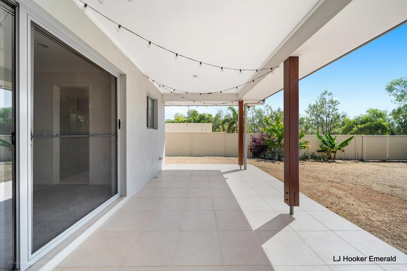 Photo - 7 Canterbury Road, Emerald QLD 4720 - Image 3