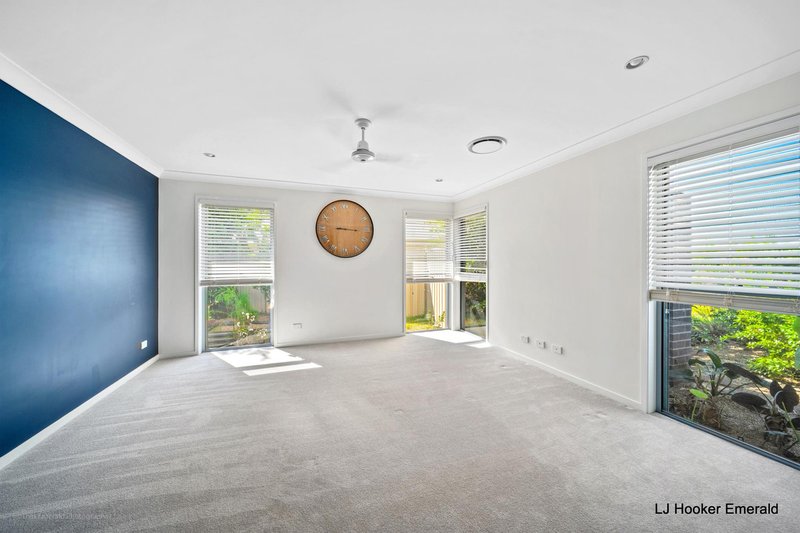 Photo - 7 Canterbury Road, Emerald QLD 4720 - Image 6
