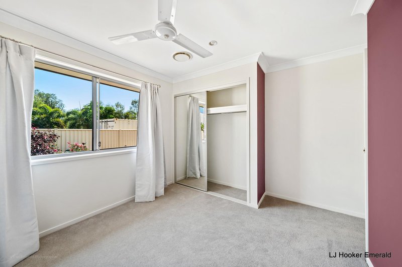 Photo - 7 Canterbury Road, Emerald QLD 4720 - Image 9